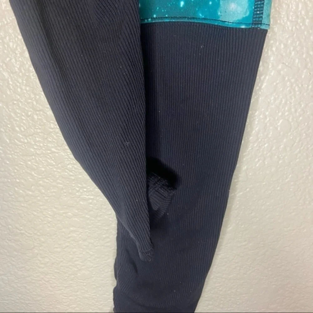 Alo Yoga Goddess Printed‎ Ribbed Leggings Green Space Size Small